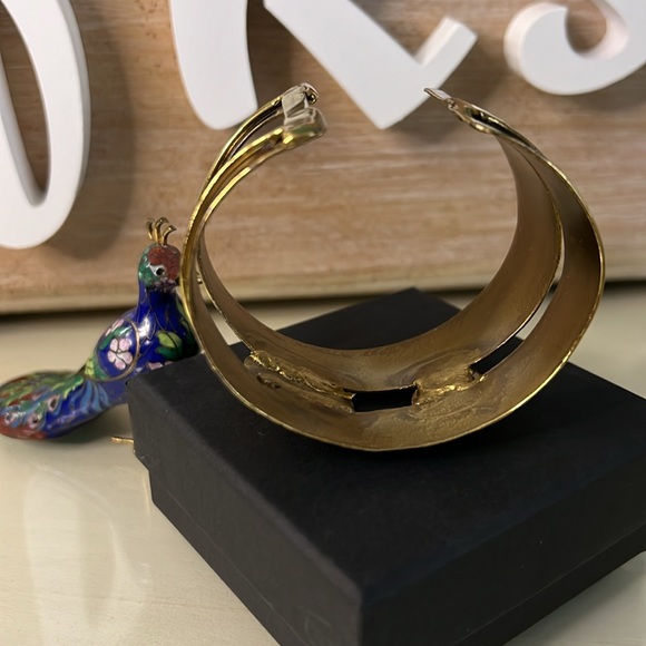 Wide Geometric Cat Eye Cuff Bracelet - Picture 5 of 8